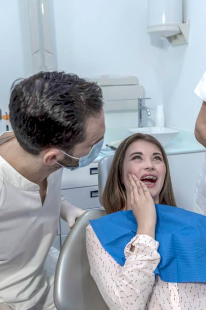 Best Emergency Dental Care for Broken or Chipped Teeth in Shady Hollow, TX